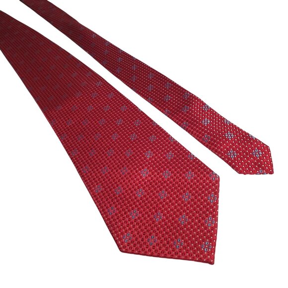 Roundtree Yorke Easy Care Red Power Tie Silk Woven Pattern Small Blue Accents - Picture 1 of 6